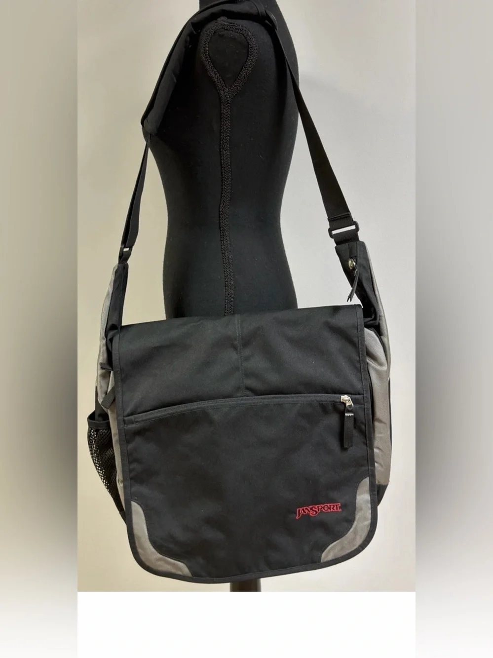 JanSport Messenger Bag Black Gray Red Logo Laptop School Travel Crossbody Case